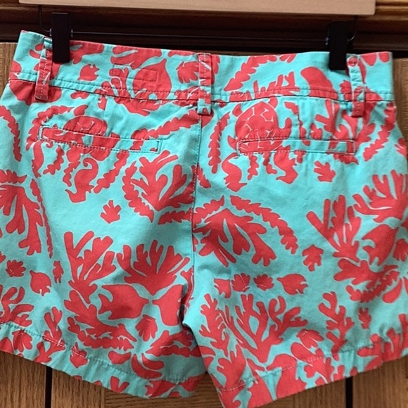 Lilly Pulitzer Callahan shorts. “Don't Be Shellfish”.  Women’s size 4 - Picture 5 of 14